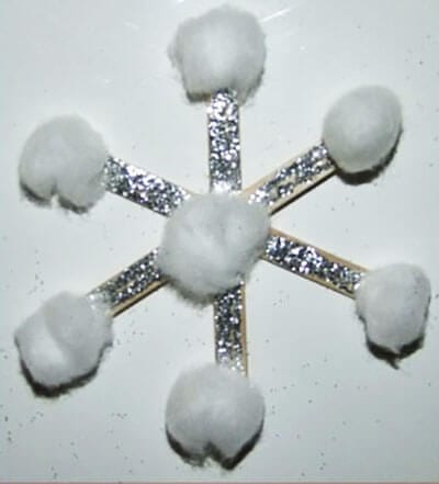 Аппликация снежинка из ваты